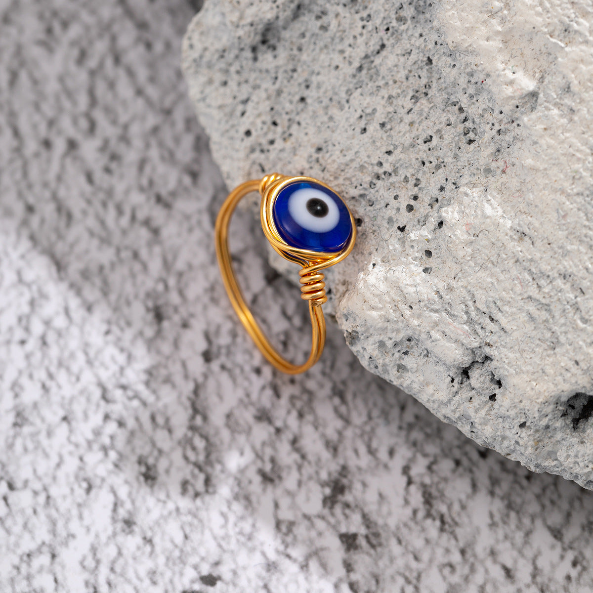 Anillo de ojos azules acrílicos al por mayor